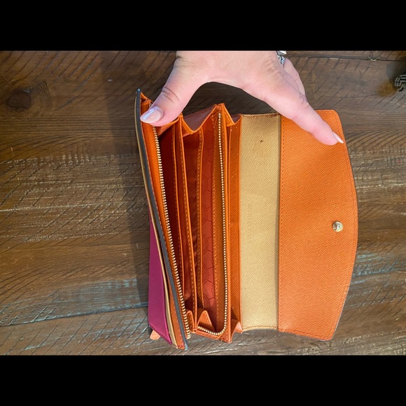 Used Michael Kors Wallet - Picture 2 of 4